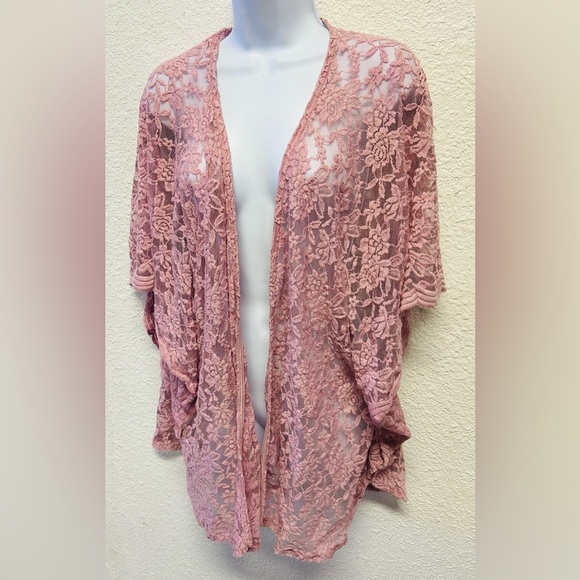 Cute and comfy pink top - Picture 1 of 5